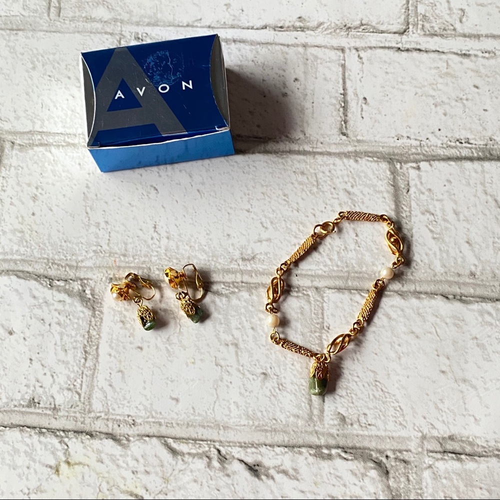 NWOT Avon Clip Earrings and Bracelet Set